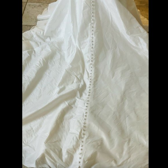 Allure Off white Strapless Wedding gown dress 8 - Picture 7 of 10